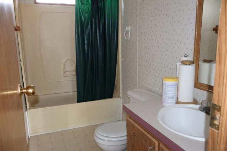 37 Sunrise Loop _ Hall Bath _ Doorway Dreams LLC